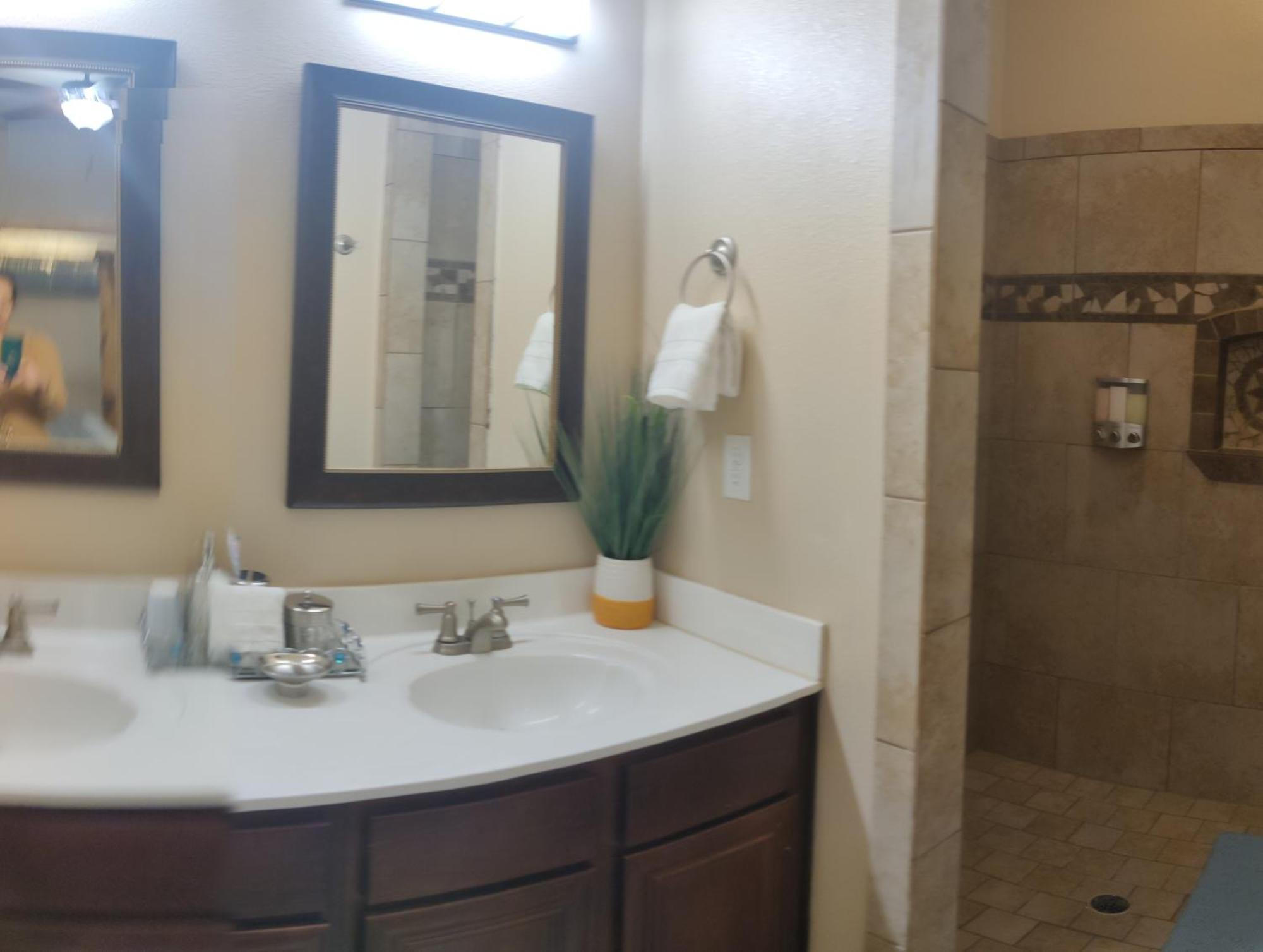 Сasa de vacaciones Wonderful, Plush & Luxurious 3 Bed *